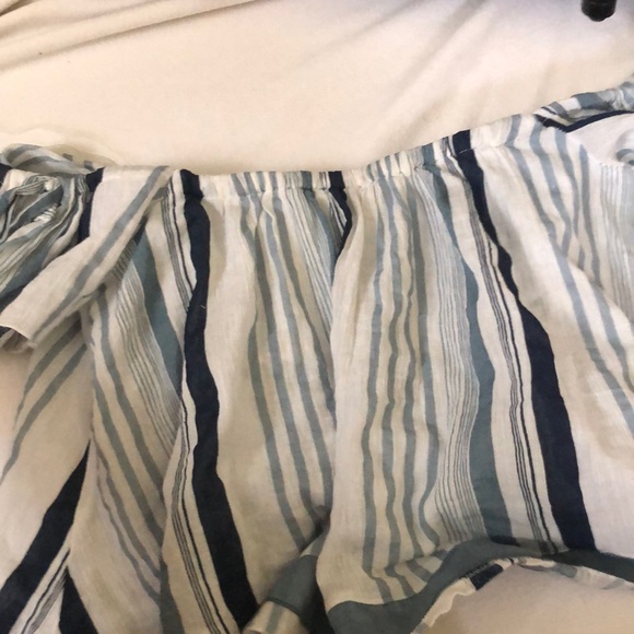 cute off the shoulder top - Picture 1 of 3